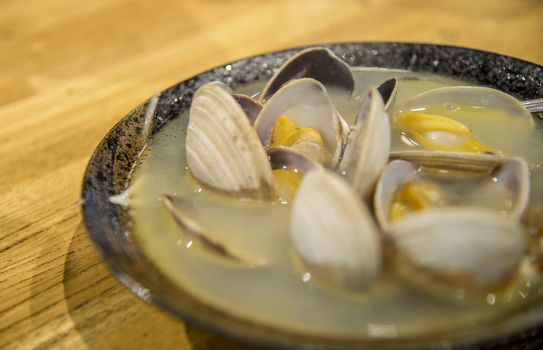 Boiled clam with soup in Japanese style5