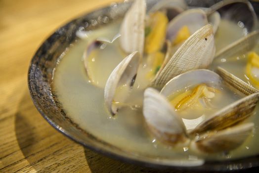 Boiled clam with soup in Japanese style2
