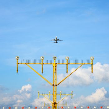 Airport approach landing direction light