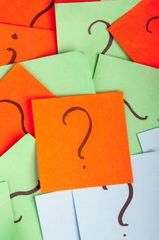 An image of question mark on sticky note