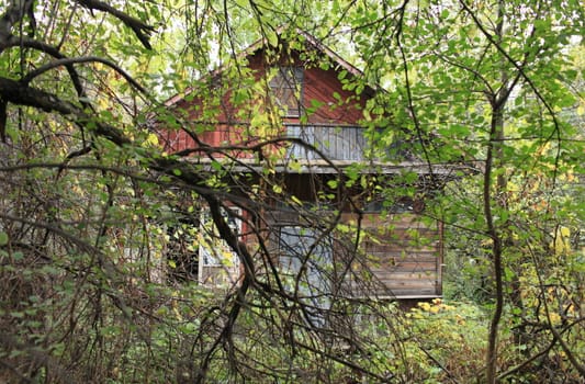 view abandoned house Haunted close to