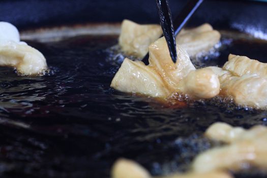 Deep-fried dough stick frying pan