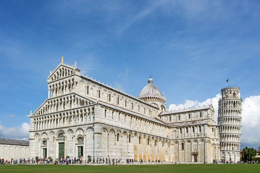 Picture of the famous cathedral and leaning tower in Pisa, Tuscany, Italia