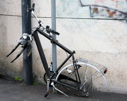 A chain is not enough to prevent the theft of a bicycle