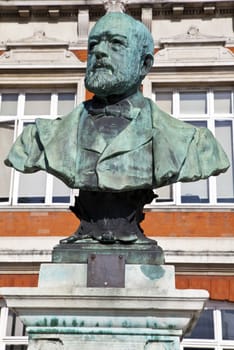A bust of Sir Henry Tate situated in Windrush Square, Brixton.