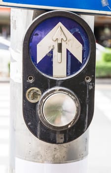 Push to Walk , Pedestrian walk pushbutton