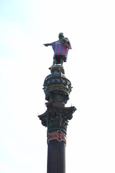 Columbus statue in Barcelona shirt