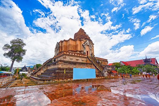 chedi luang temple in chiang mai 