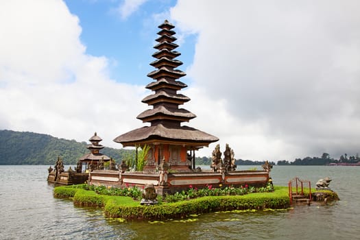 Water temple at Bratan lake, ulun danu bedungul, Bali