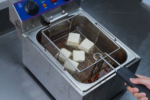 How to make fried tofu.