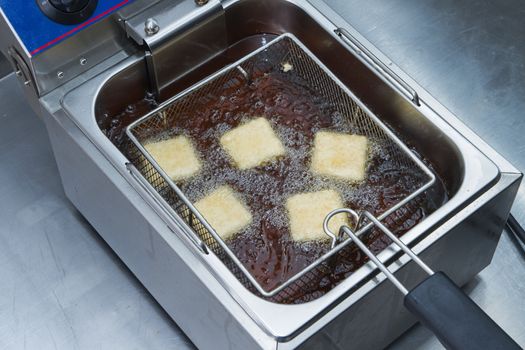 How to make fried tofu.