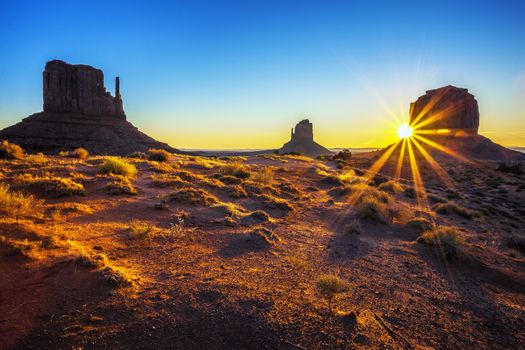 Sunrise at Monument Valley, USA 