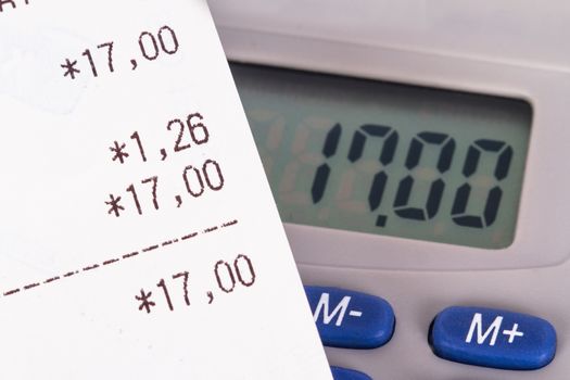 Shopping bill with calculator.