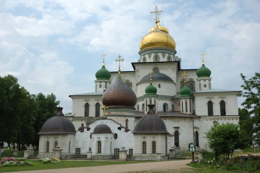 View of ancient Voskresensky cathedral (1658�1685) in New Jerusalem monastery, Russia 