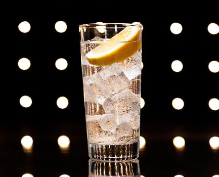 Gin Tonic Tom Collins on the dance floor