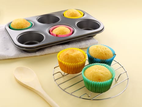 Fresh baked cup cakes straight from the oven.