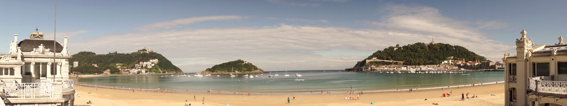 SAN SEBASTIAN - SEPTEMBER 2013.  Panoramic view of "La Concha" beach at the touristical city of San Sebastian. On September 2013 in San Sebastian, Spain. 