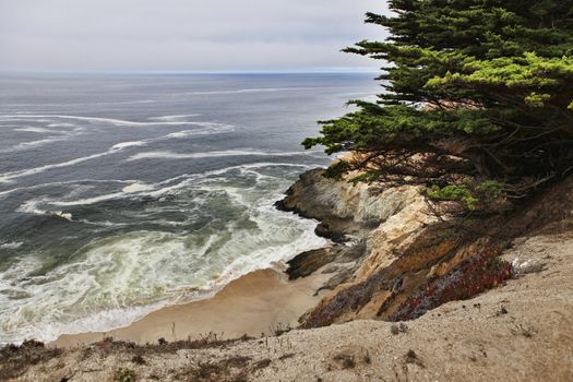 beautiful views of the rocky cliffs and coastline near Half Moon Bay, California 