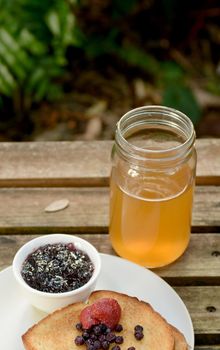 apple juice in mason jar with breakfast