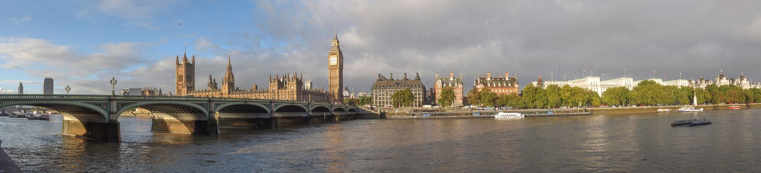 Westminster Bridge in front of the Houses of Parliament and the Big Ben in London, England, UK
