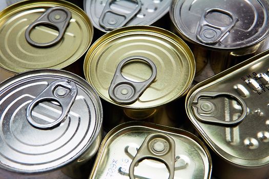 Tins of different sizes and opening