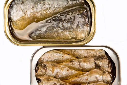 Tins of different sizes and opening