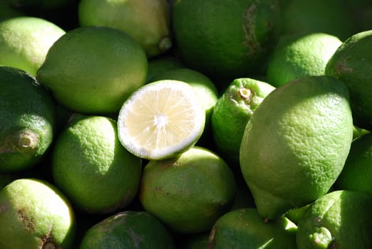A detail of summer lemons.