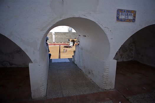 Was inaugurated on 25 July of the year 1898, highlights its facade, mechur, or neo-Arabic style as well as the fact of having built digging in the Earth