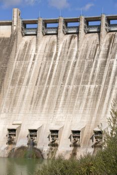 It was inaugurated on June 3, 1969, and belongs to the Guadalquivir hydrographic Confederation. The main tributary of the river Guadalquivir, the Genil, becomes Iznajar in the largest swamp in Andalusia.