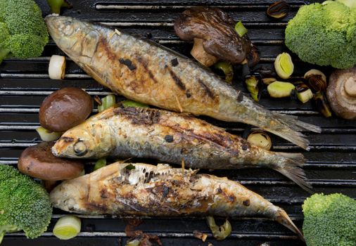 Grilled sardines with broccoli and shiitake mushrooms