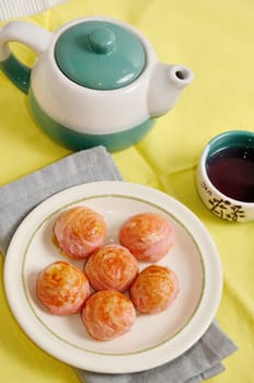 Moon cake with tea pot