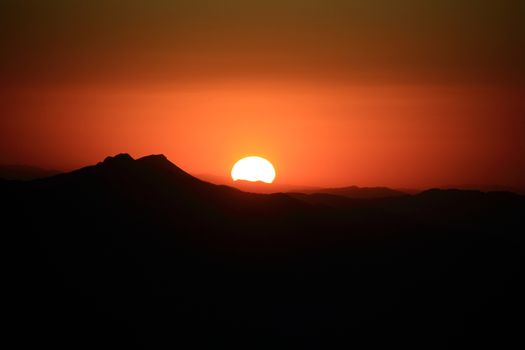 Sunrise view from nemrut mountain with silhuettes