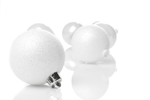  white christmas baubles 