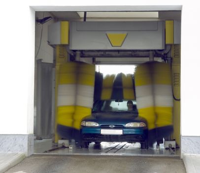 Automatic car wash - very fast and convenient service