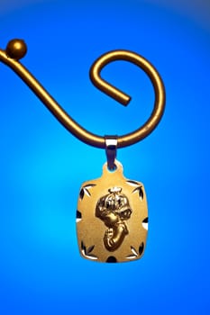 A Precious gold pendant, ideal like gift