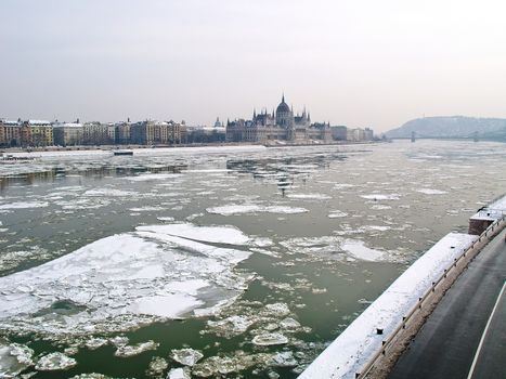 Parliament of Hungary and the icey river of Danube