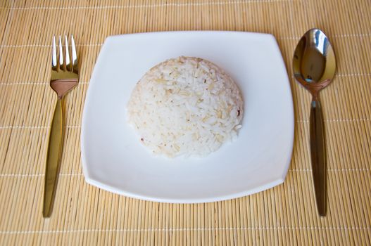 jasmine rice on white dish for eat