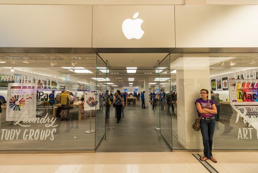 MINNEAPOLIS, MN - JULY 28: Apple store in Mall of America, in Minneapolis, MN, on July 28, 2013. 