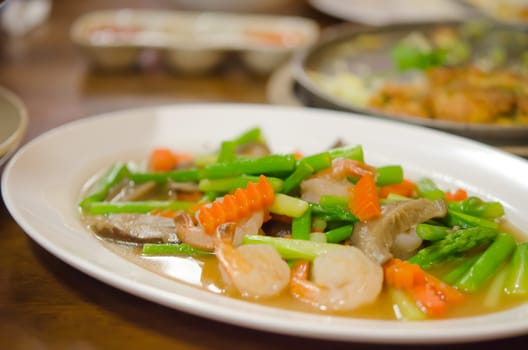 close up  stir fried  prawn  with mix vegetable on dish