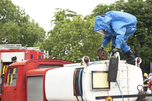 Simulation of a chemical spill after road accident