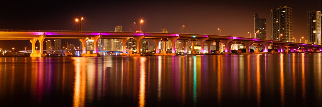 Bridge across the Atlantic ocean, MacArthur Causeway Bridge, Miami, Miami-Dade County, Florida, USA