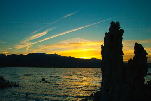 Tufa rock formations at the lakeside, Mono Lake, Tioga Pass, Yosemite National Park, California, USA