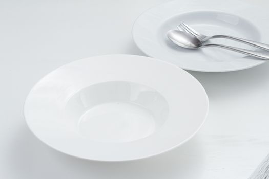 empty plateon white