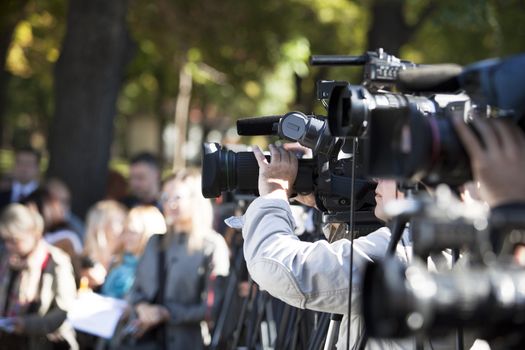 Covering an event with a video camera