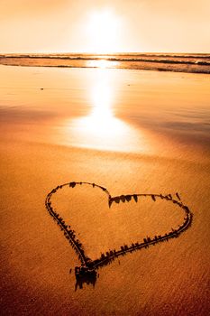 Heard drawn in the sand on the atlantic coast