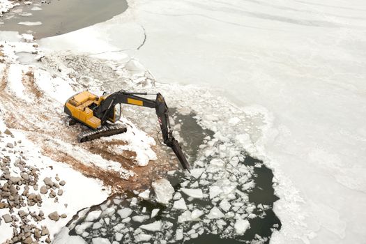 Machine breaking the ice