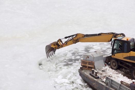 Machine breaking the ice