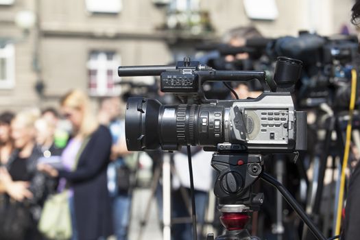 Covering an event with a video camera