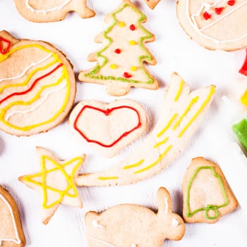 Chaldly gingerbread cookies on the white table