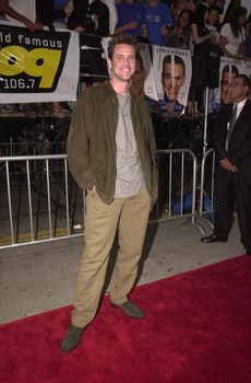 Jim Carrey at the premiere of 20th Century Fox's "ME, MYSELF AND IRENE" in Westwood, 06-15-00